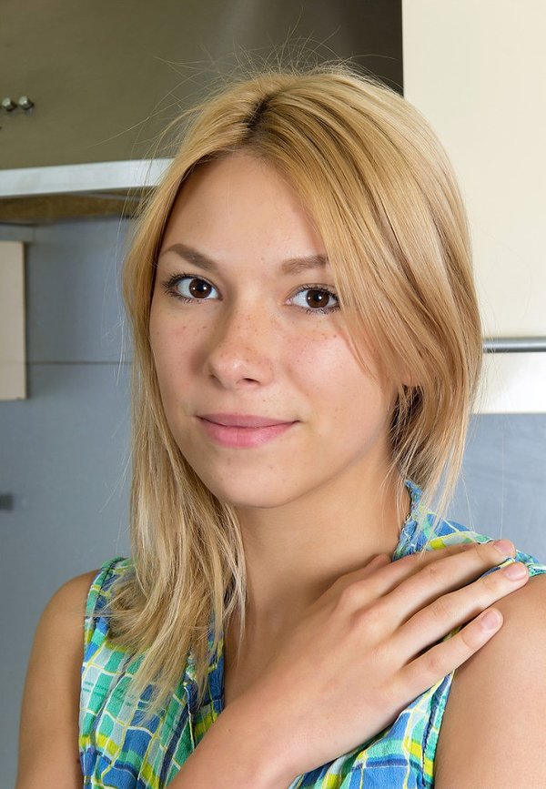 Любовь, 23 года, 2 размер груди