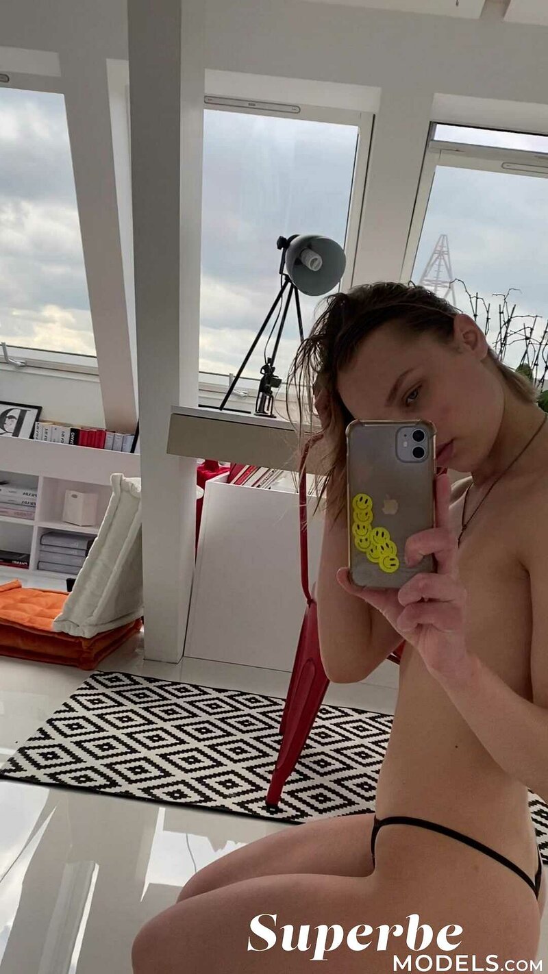 Яна, 20 лет, 0 размер груди
